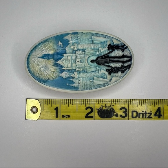 Disneyland Olszewski Miniature Box - Picture 7 of 7